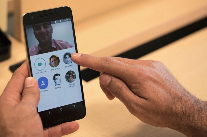 Google объявила о запуске видеомессенджера Duo для iOS и андроид