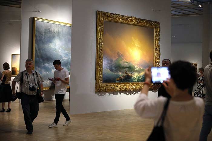 Выставка Айвазовского в Третьяковке популярнее Серова — Мединский