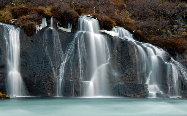 Водопад Храунфоссар. Исландия
