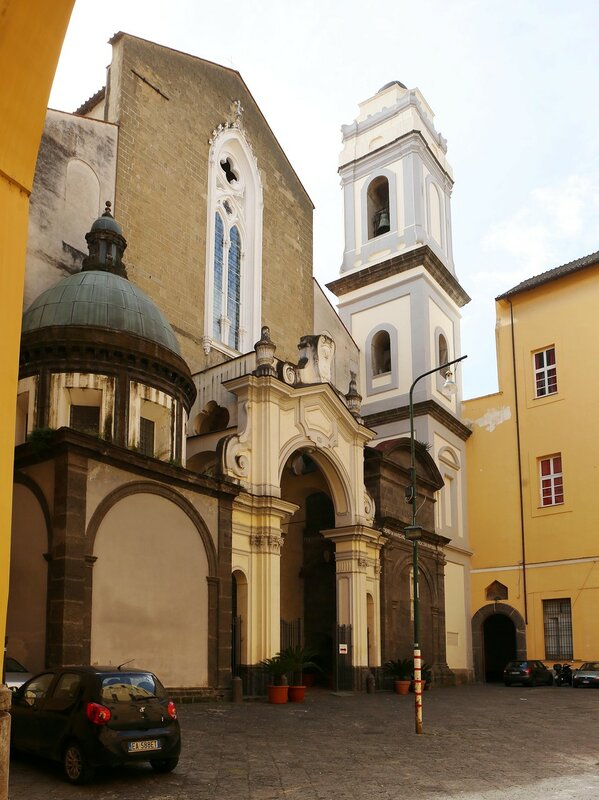 Неаполь. Большая церковь Святого Доменика (San Domenico Maggiore)