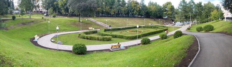 панорама обновлённого сквера им. 60-летия СССР в Кирове в овраге Засора