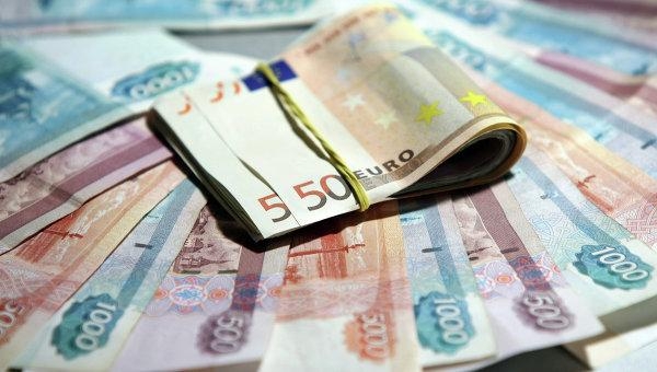 Курс евро вырос до 77 рублей