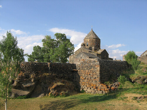 Монастырь Макенис IX в., Армения