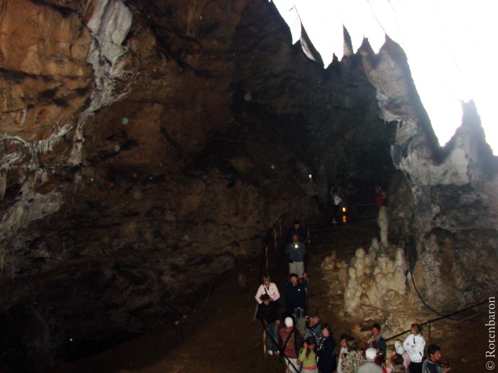Азижская пещера