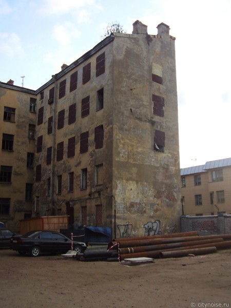11-я Красноармейская, 7, заброшенные здания