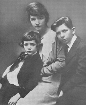 1916 photograph of Sanger and two of her children