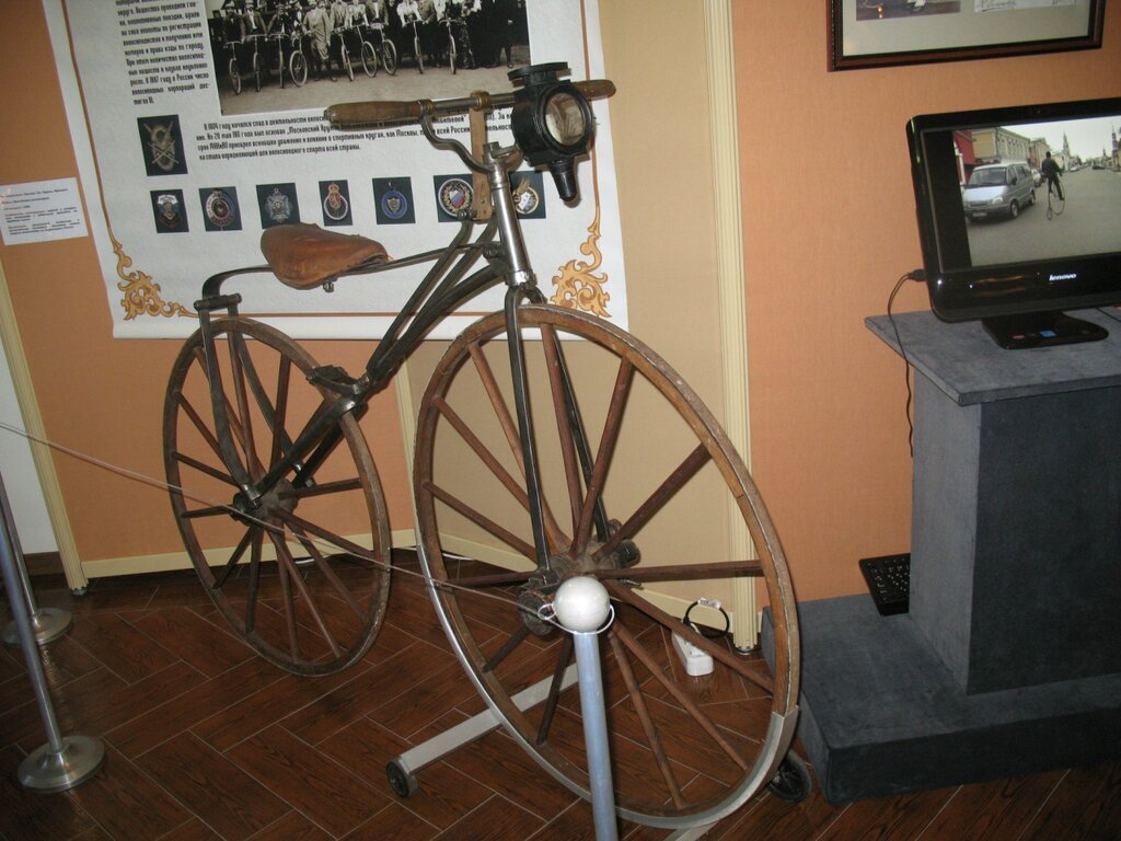 В Коломне уникальная выставка «Велосипед. Незнакомая история знакомого объекта» 0_907f9_7c2cb80d_XXL