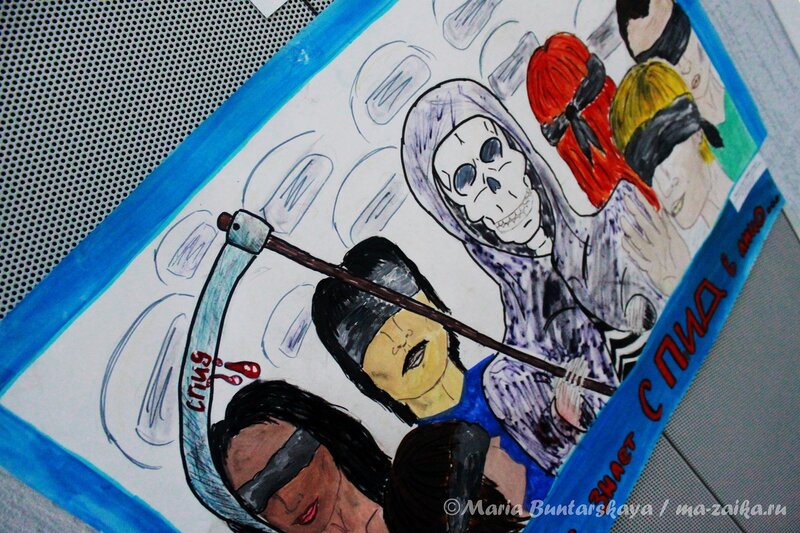Работы фестиваля-конкурса 'Мой выбор - моё будущее', Саратов, атриум банка 'Экспресс-Волга', 28 февраля 2013 года