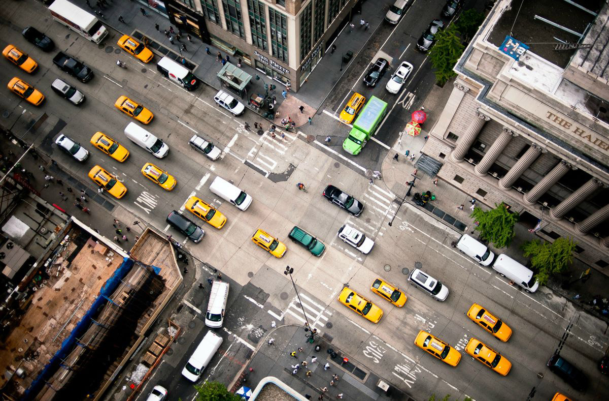 6. Шестая авеню — важная дорога Манхэттена, по которой транспорт движется на север или на окраину в 