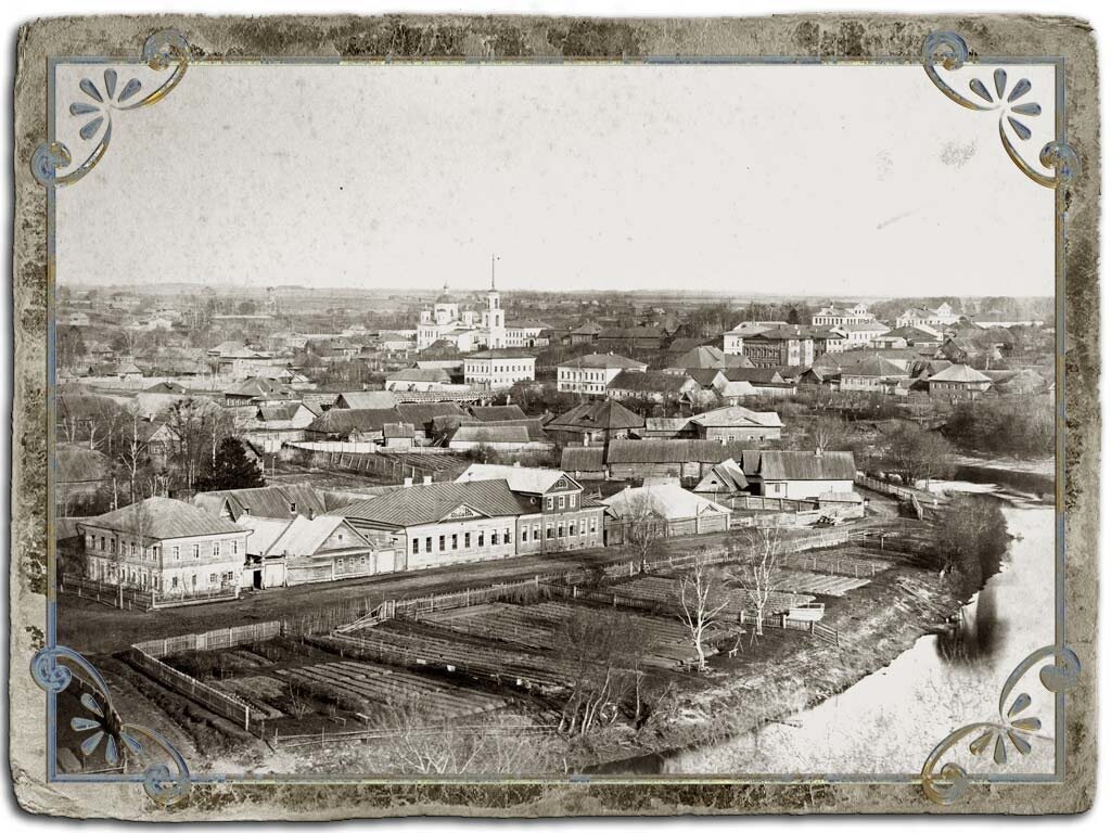 Вид с колокольни Крестознаменской церкви на ЮВ часть города, 1880 год