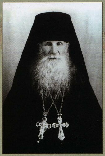 <a href='http://img-fotki.yandex.ru/get/4134/97867398.14/0_867b2_4daf69f8_orig.jpg'>Схиархимандрит Серафим (Борисов) (1906-1904), один из последних насельников Железноборовского монастыря.</a>