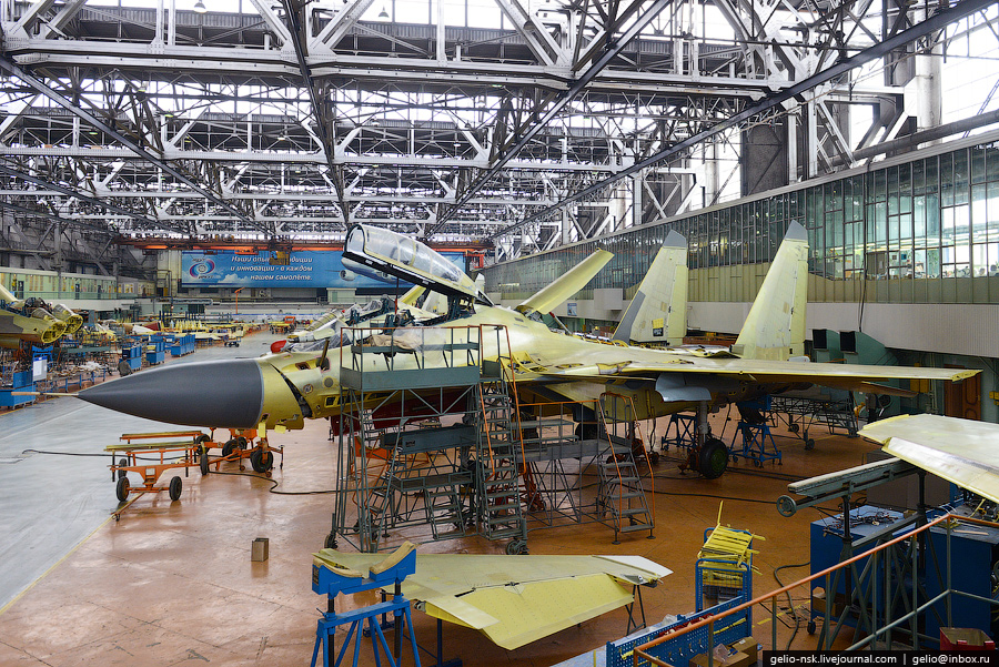 من داخل المصنع  --- تصنيع المقاتلة  سو 30 و طائرة التدريب  ياك 130 ...  مصنع اركوتسك للطيران 0_6d93a_1e33ebac_orig
