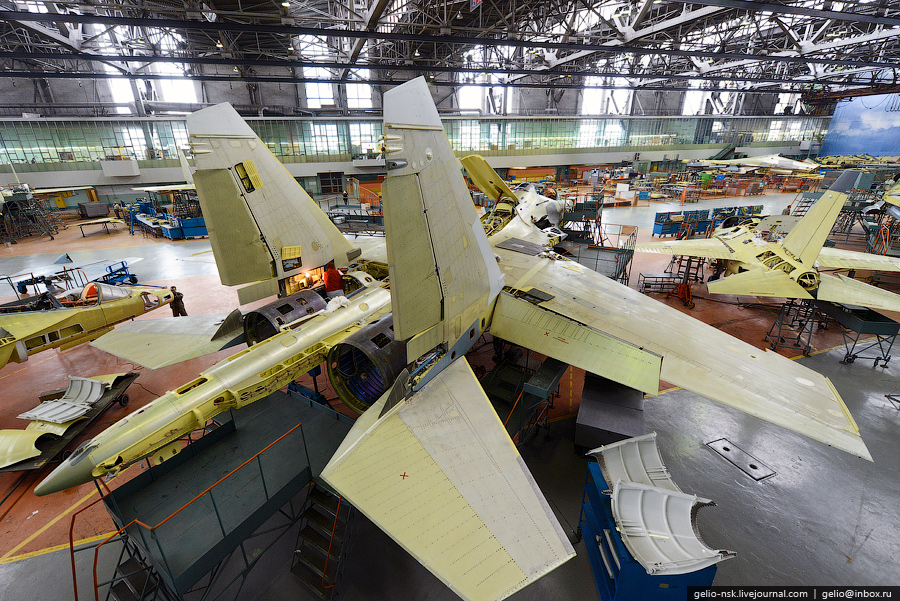 من داخل المصنع  --- تصنيع المقاتلة  سو 30 و طائرة التدريب  ياك 130 ...  مصنع اركوتسك للطيران 0_6d949_bdd0e838_orig