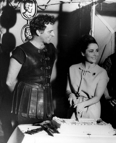 Фильм «Клеопатра» (1963 г). Гламур в египетском стиле. Elizabeth Taylor Celebrates her 31 st Birthday at Pinewood Studios