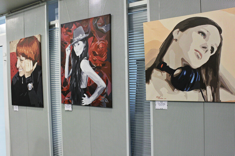 Персональная выставка Юлии Котенко, Саратов, атриум банка Экспресс-Волга, 16 февраля 2012 года