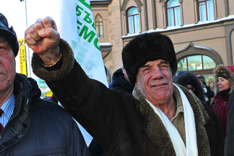 Митинг 'За честные выборы',  площадь у консерватории, Саратов, 04 февраля 2012 года