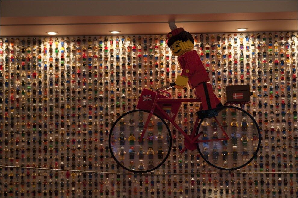 Отель Lego 