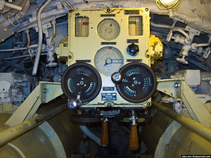 Подводная лодка С-189. Компьютер, помогающий навести торпеды на цель.