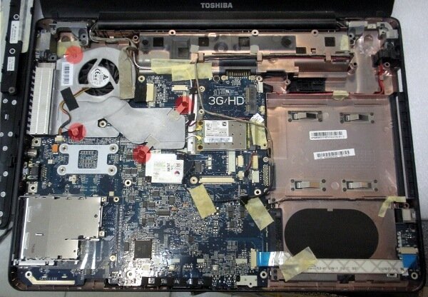 Как разобрать ноутбук Toshiba Satellite A210