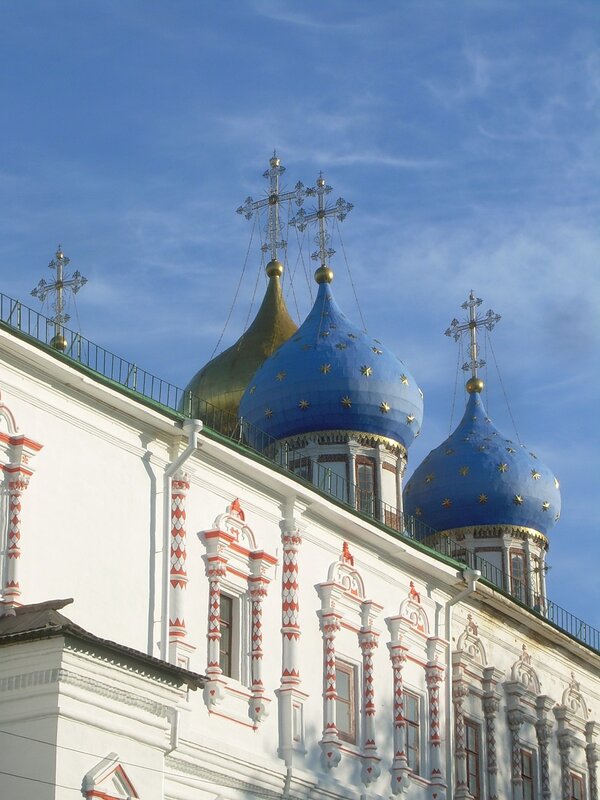 Дворец Олега и Успенсикий собор