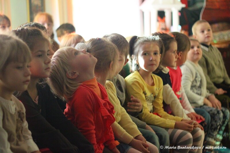 Выставка детского творчества ко Дню Матери 'Ах, вернисаж!' Наш семейный поход в музей'', Саратов, музей К.А.Федина, 23 ноября 2013 года