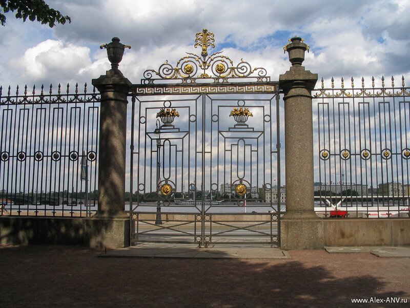 Главные ворота Летнего сада