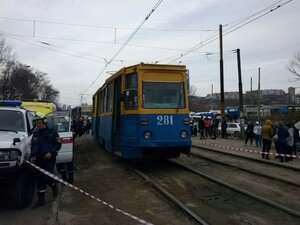 Во Владивостоке трамвай насмерть сбил пожилую женщину