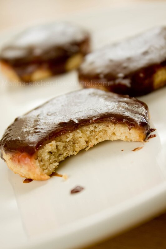 Ореховое печенье с шоколадом и смородиной 