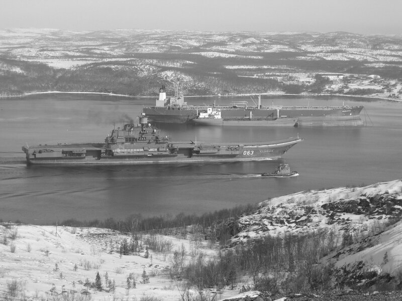 ТАКР пр.1143.5 «Адмирал Кузнецов» возвращается на базу.
