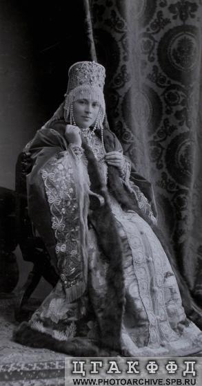 Графиня Н.Ф.Карлова в костюме боярыни XVII века.