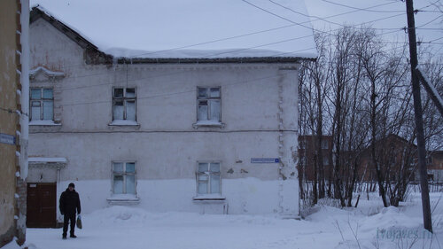 Фото города Инта №2804
 Восточная сторона Коммунистической 4 31.01.2013_13:28