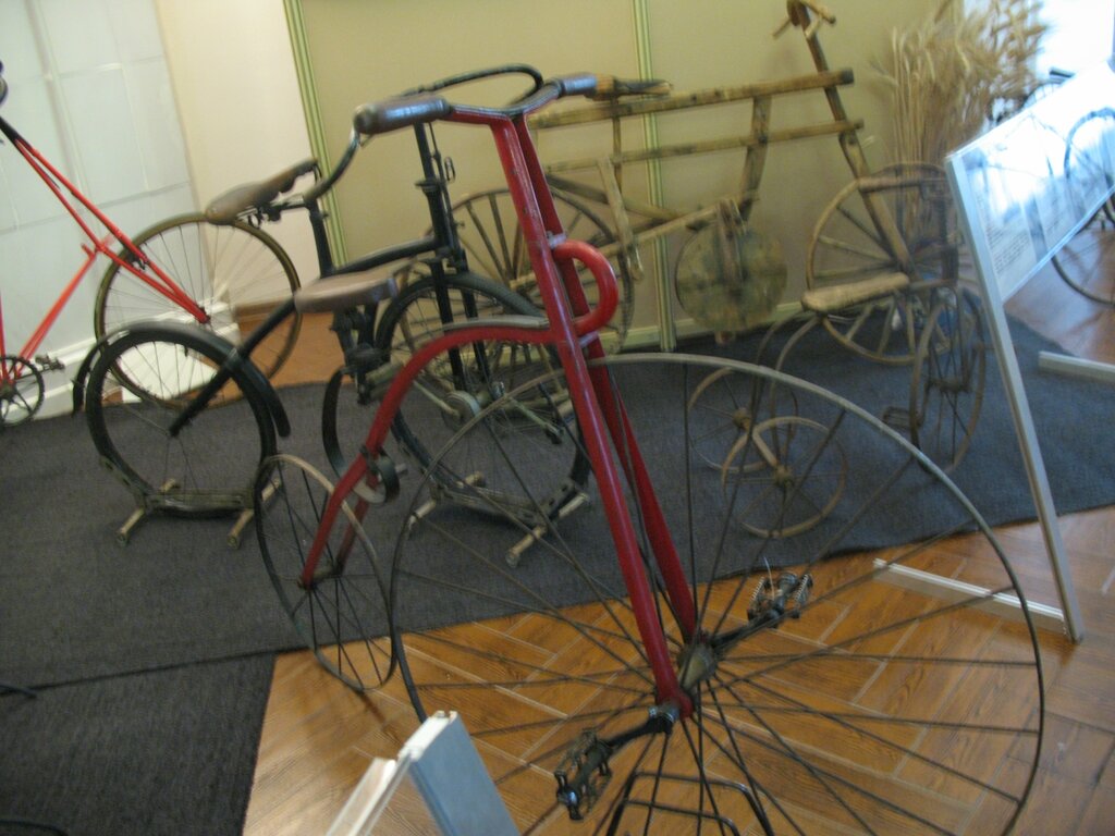 В Коломне уникальная выставка «Велосипед. Незнакомая история знакомого объекта» 0_907fd_f53bf87f_XXL
