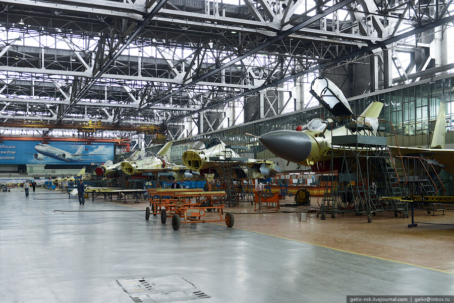 من داخل المصنع  --- تصنيع المقاتلة  سو 30 و طائرة التدريب  ياك 130 ...  مصنع اركوتسك للطيران 0_6d94b_d51f05ae_orig