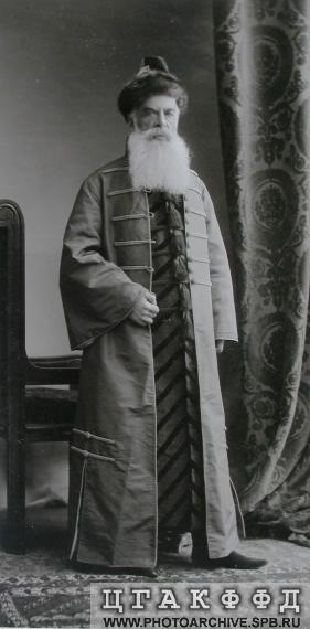 Обер-гофмаршал князь А.С.Долгоруков в домашней одежде боярина времен Иоанна Грозного.