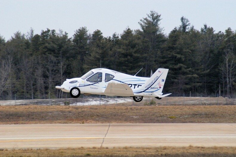 первый летающий автомобиль