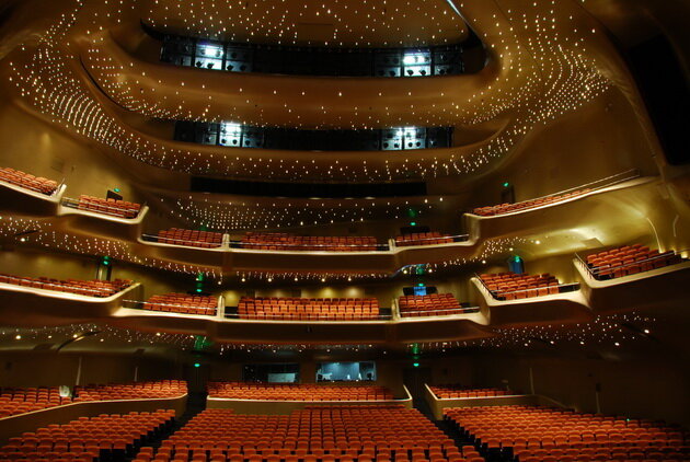 Оперный театр в Гуанчжоу (Guangzhou Opera House). Китай