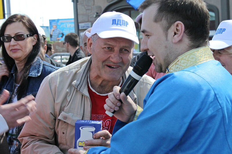 Праздничный митинг ЛДПР, Саратов, проспект Кирова, 01 мая 2012 года