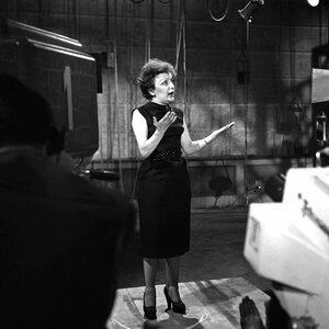 Edith Piaf chante dans l'émission "Le théâtre de l'X Y Z"
Date : 19/01/1951 