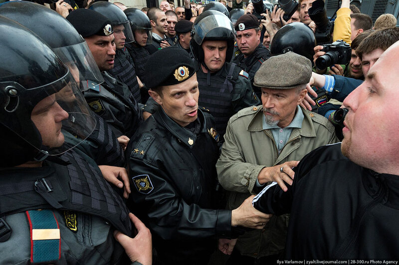 Акция протеста в защиту 31 статьи Конституции России, гарантирующей право на свободу собраний, Москва 31 мая 2012 года.