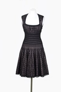 Романтика 50х - черное платье крючком от Azzedine Ala