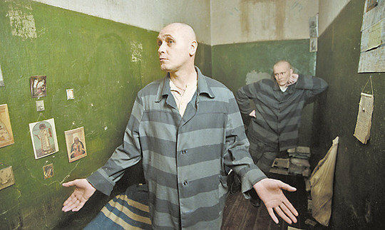 На инаугурацию Путин выпустит из тюрем всех насильников и педофилов