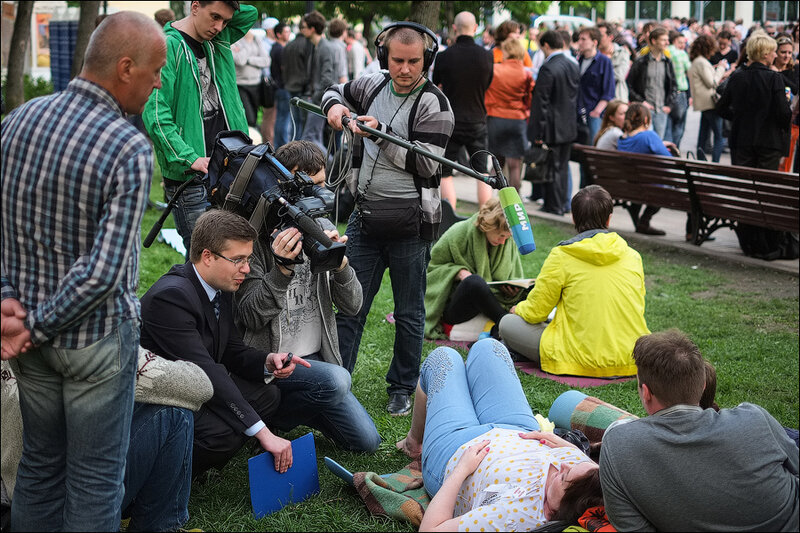 'Добрый лагерь' или политический бомжатник на Чистых прудах,  Москва, 11 мая 2012 года