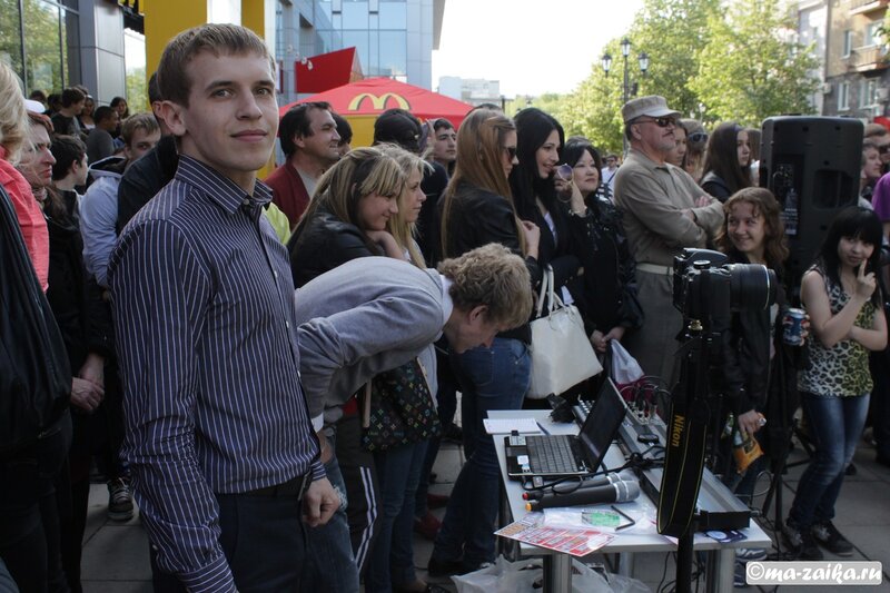 Первомай в духе 'Friends Meeting', Саратов, проспект Кирова, 01 мая 2012 года