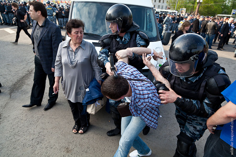 Шествие по Якиманке 06 мая 2012, разгон участников