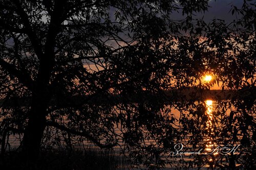 Закат  на  Иваньковском  водохранилище.