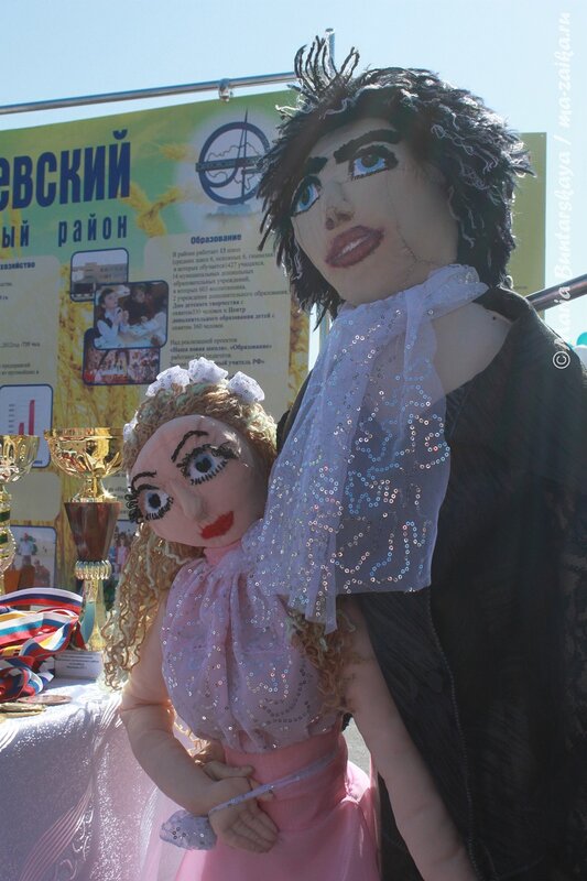 Народные музеи на селе представились, Саратов, Театральная площадь, 14 июля 2012 года