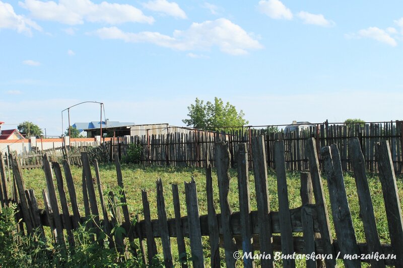 Забор на селе, Генеральское, 28 июля 2012 года