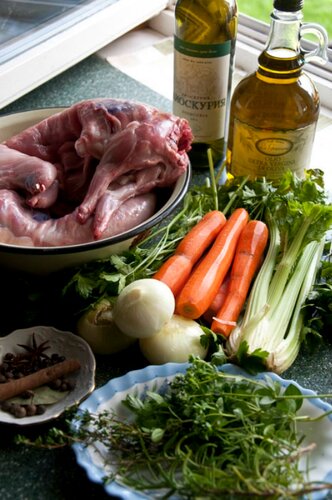 Заяц в духовке - рецепт, как вкусно приготовить зайца в духовке