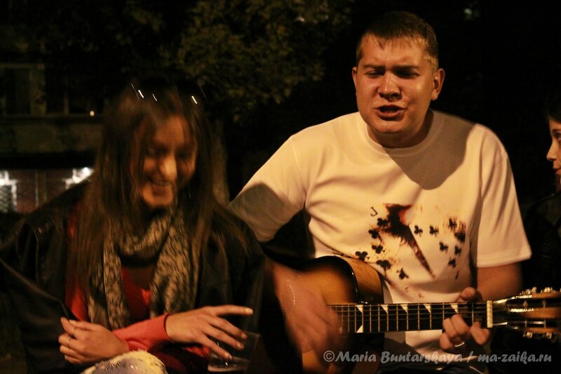 Посиделки с гитарой в сквере Октября 1905 года, Саратов, 21 сентября 2012 года