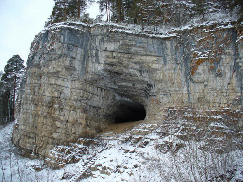 Вход в Игнатьевскую пещеру